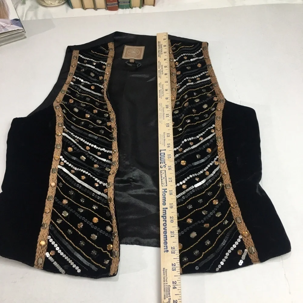 Double D Ranch Vest - Picture 4 of 10